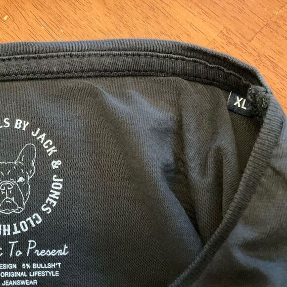 Jack and Jones Distressed Boston Terrier TShirt, Large - Picture 10 of 10